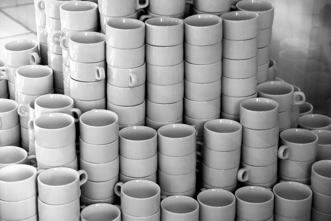 Tassen und Gläser